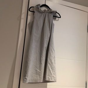 Banana Republic Gray and White Seersucker Ruffle Neck Dress (Size 6P)